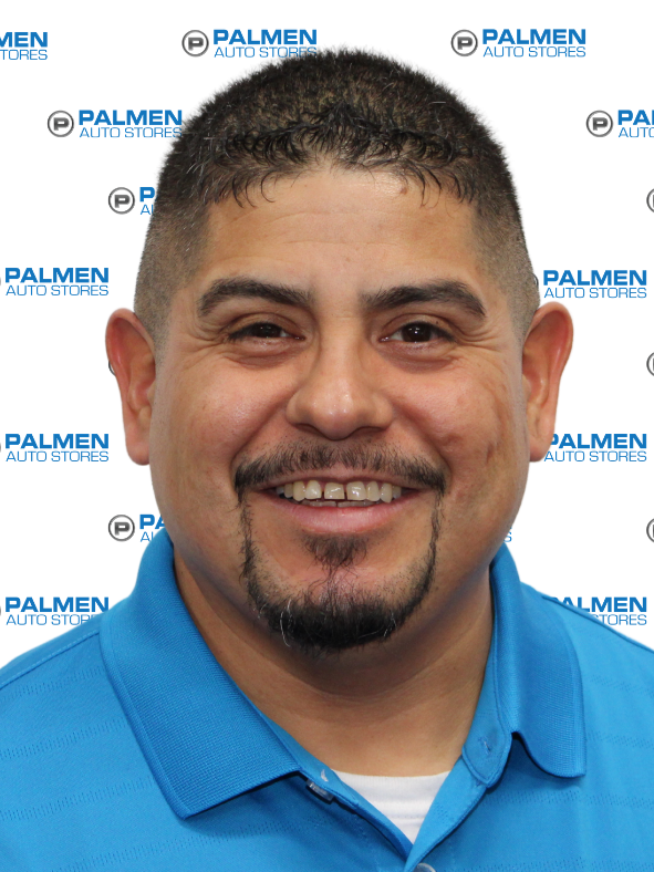 Sales and Leasing Consultant Mike Moreno in Se Habla Espanol at Palmen Kia Of Kenosha